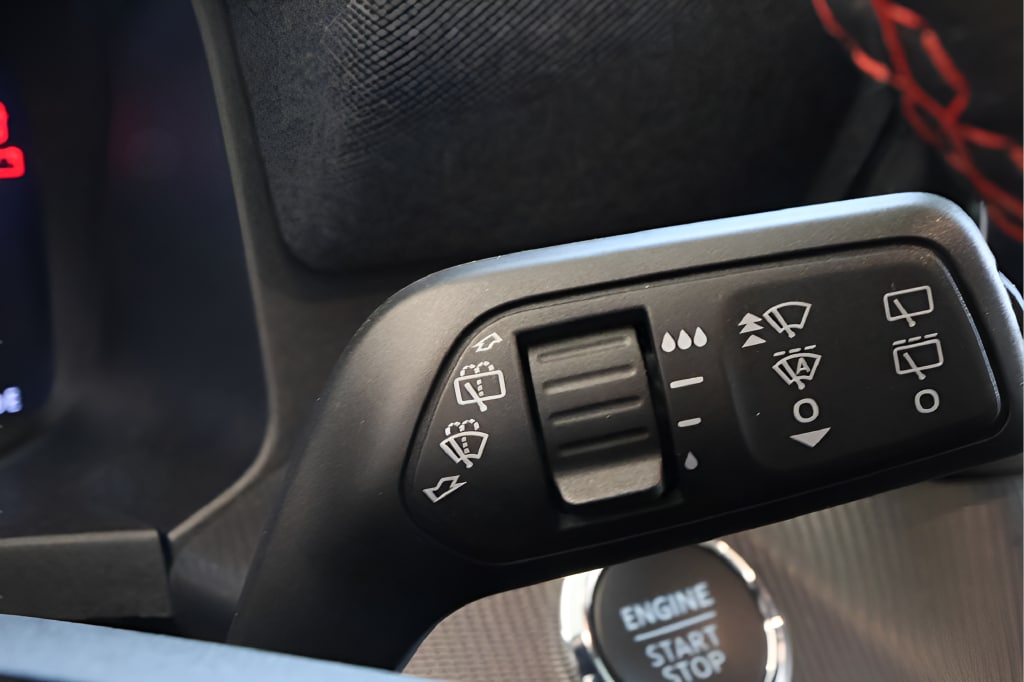 2026 Ford Explorer ST-Line - Photo 13