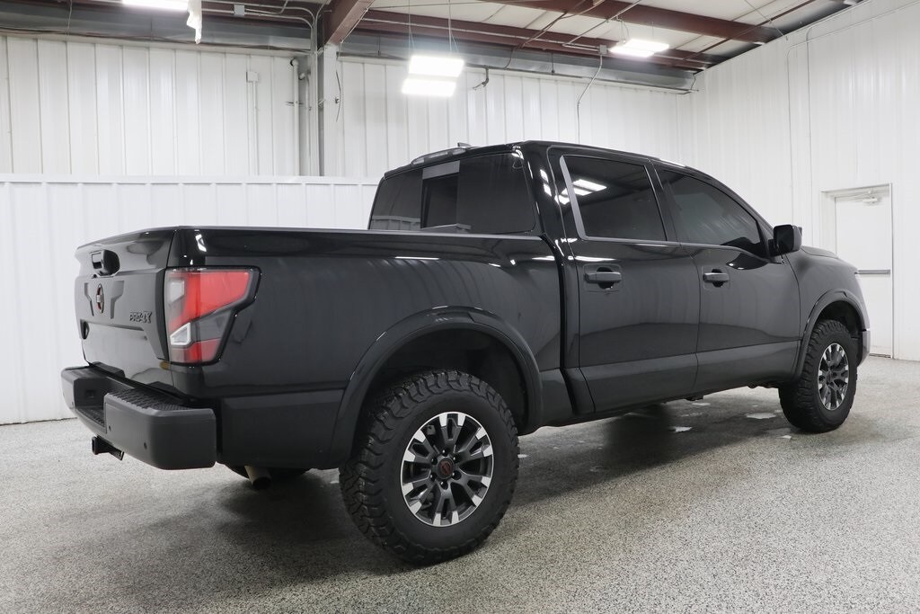 2024 Nissan Titan PRO-4X photo 2