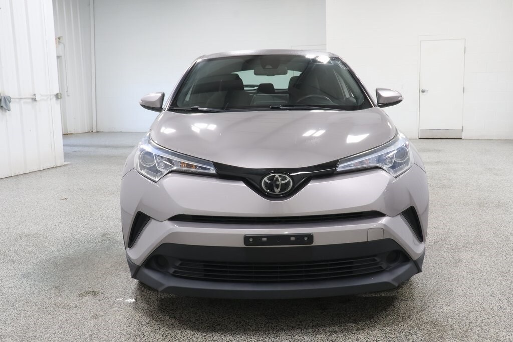 2019 Toyota C-HR XLE photo 3