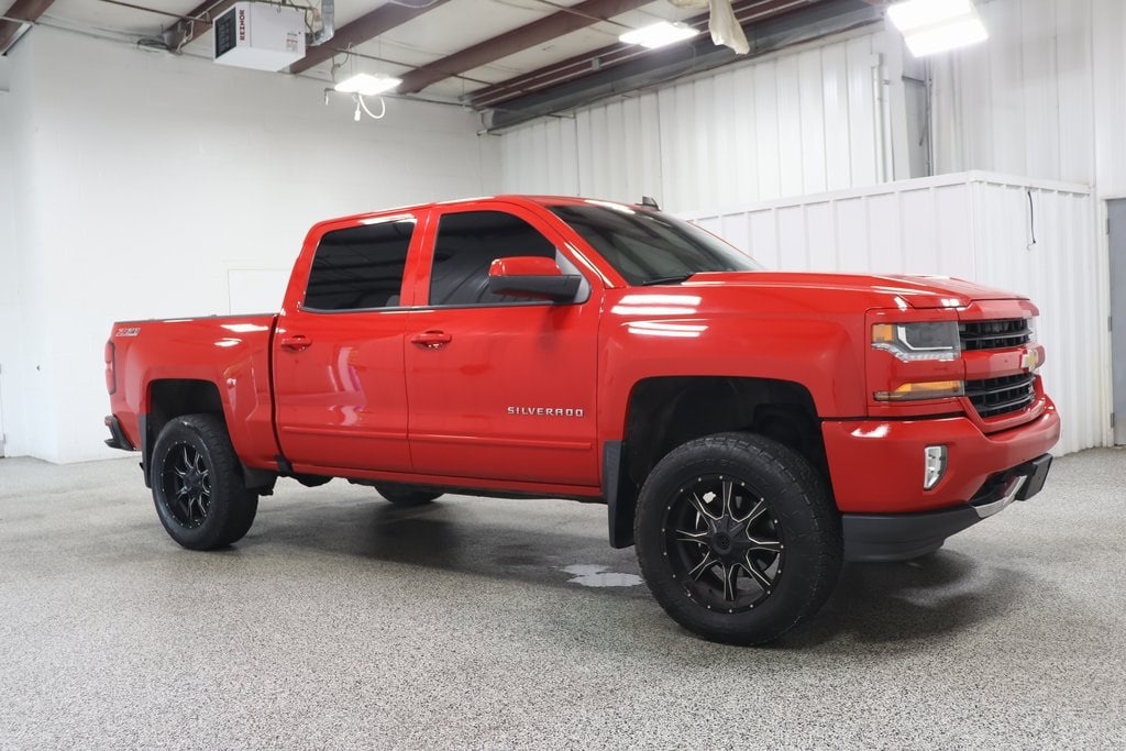 Used 2016 Chevrolet Silverado 1500 LT with VIN 3GCUKREC9GG261295 for sale in Hicksville, OH