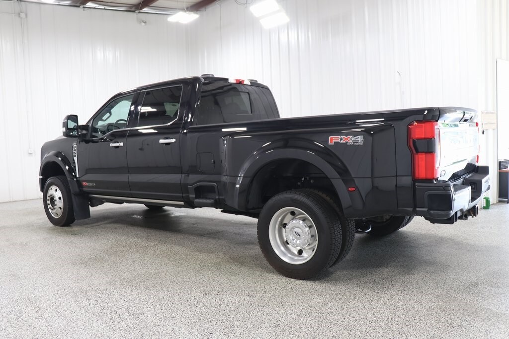 2024 Ford F-450 photo 3