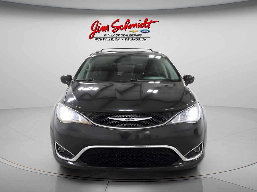 Used 2018 Chrysler Pacifica Touring L Minivan/Van