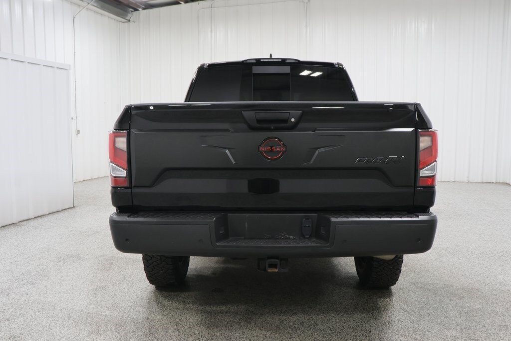 2024 Nissan Titan PRO-4X photo 3