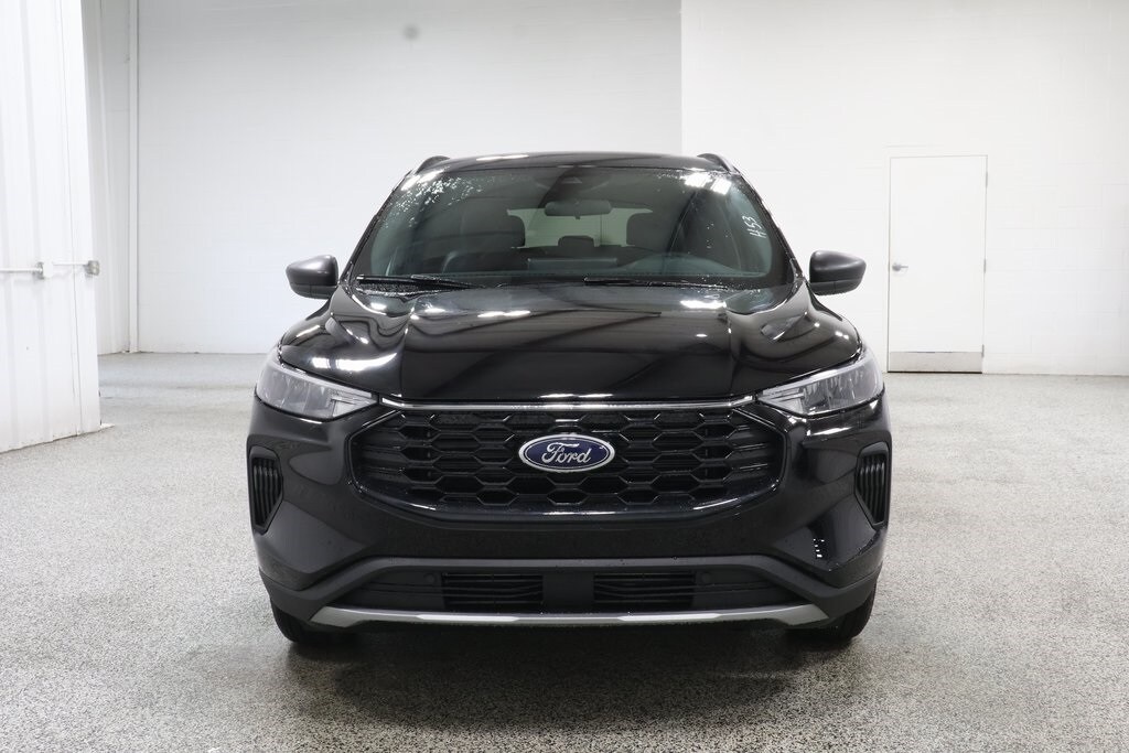 2025 Ford Escape ST-Line photo 2