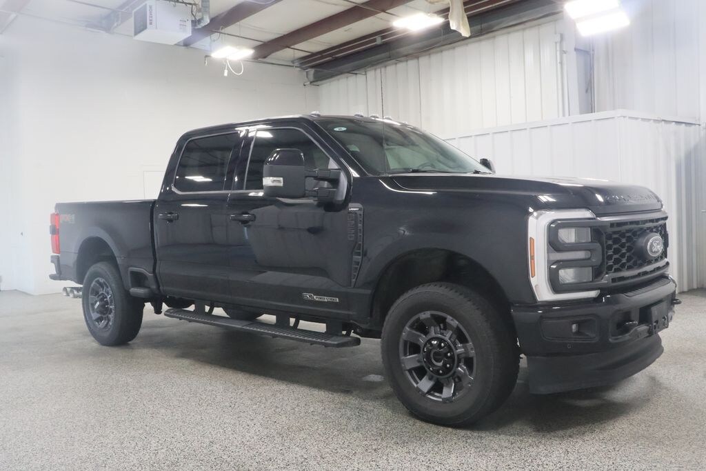 Used 2024 Ford F-250SD Lariat Truck