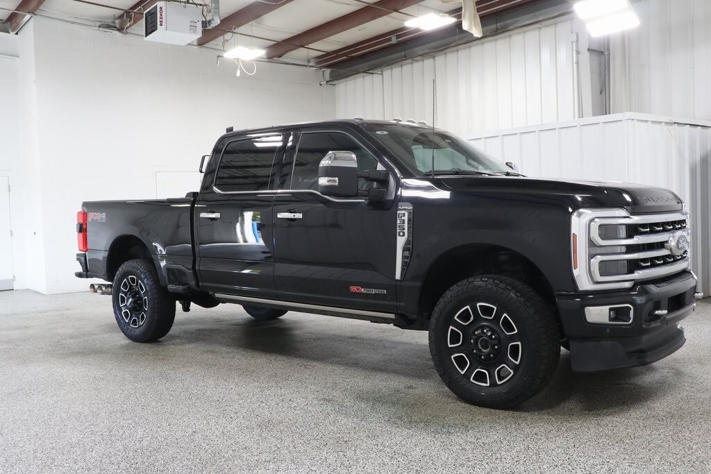 2024 Ford F-350 photo 2