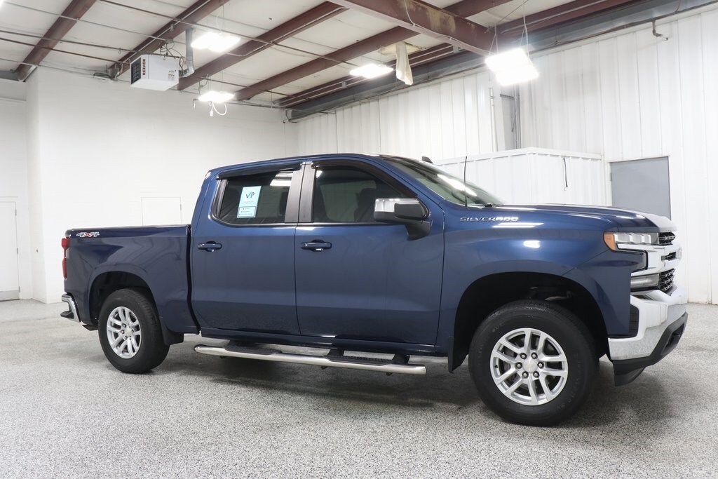 2019 Chevrolet Silverado 1500 LT photo 2