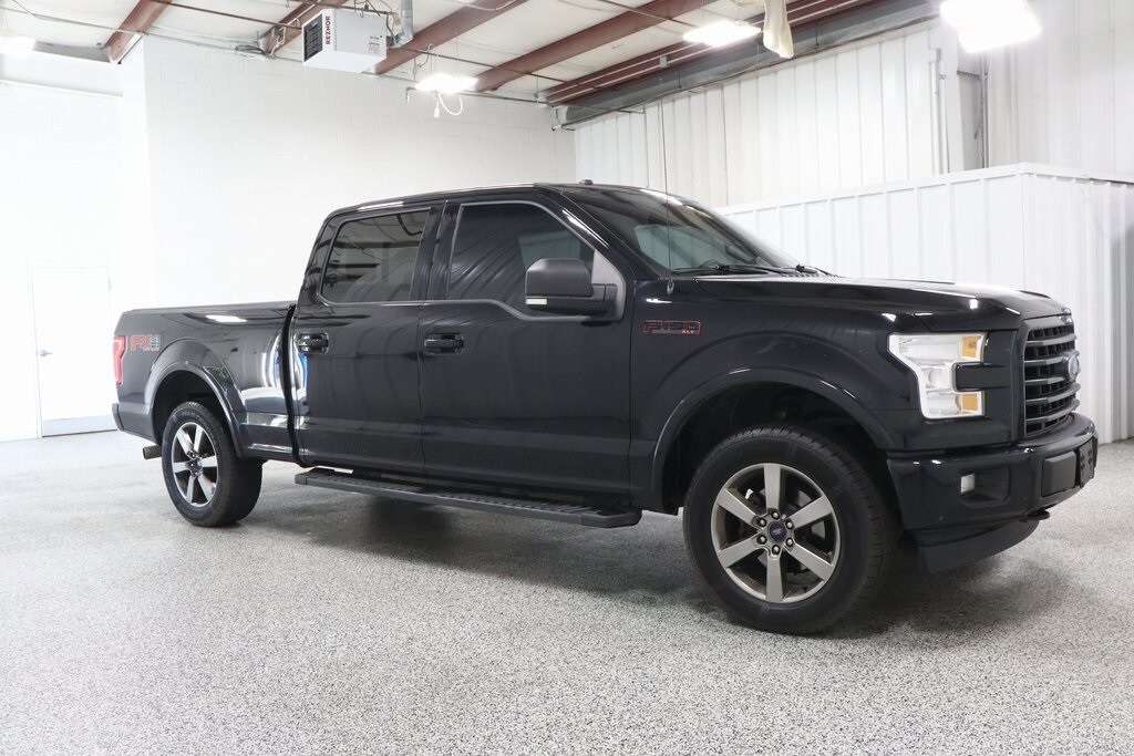 2017 Ford F-150 XLT photo 2