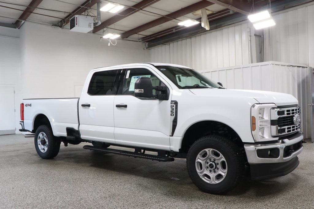 2026 Ford F-350 photo 2
