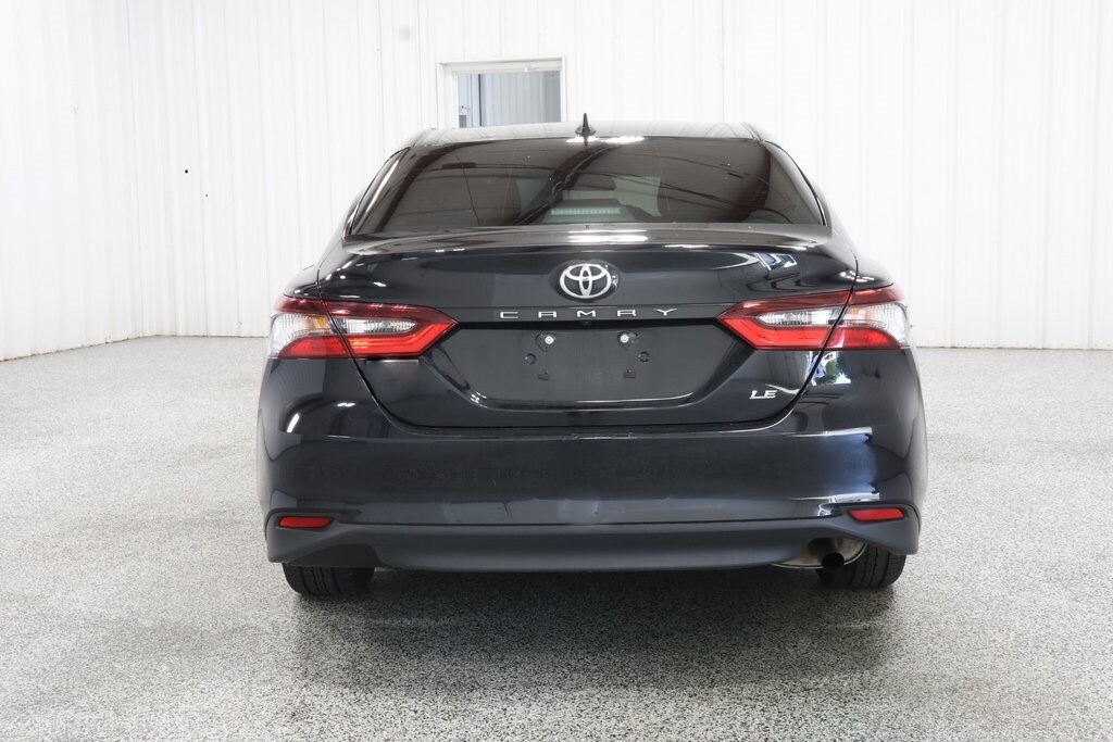2023 Toyota Camry LE photo 3