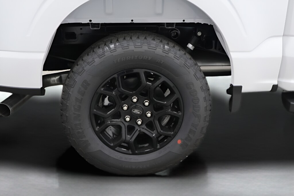 2025 Ford F-150 XLT - Photo 32