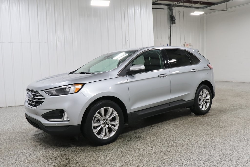 2024 Ford Edge Titanium's photo