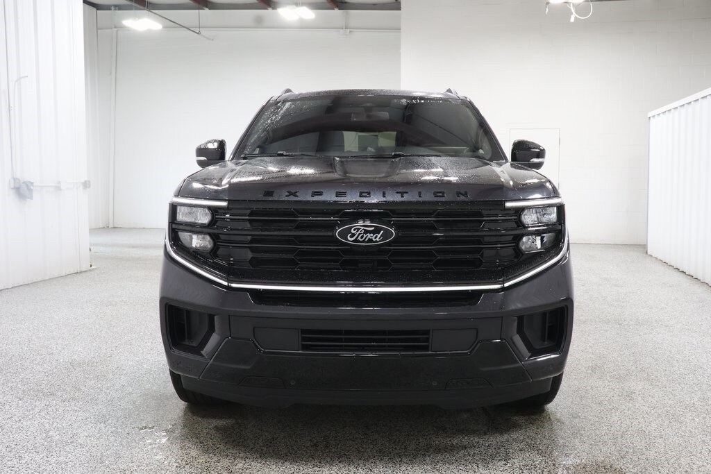 2025 Ford Expedition MAX Platinum photo 2
