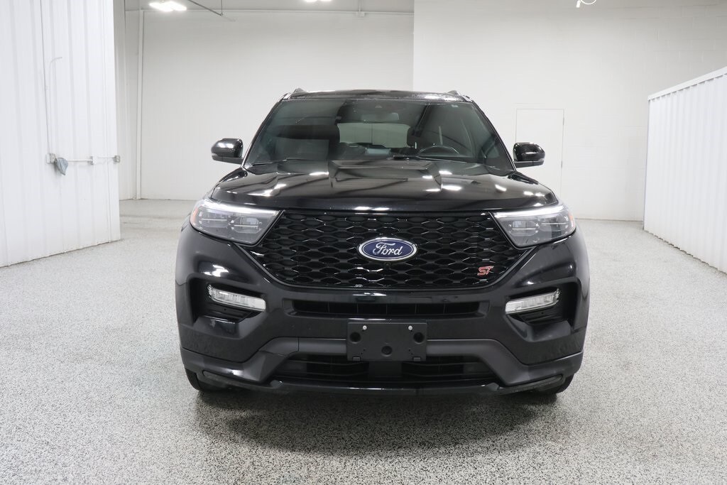 2022 Ford Explorer ST photo 2