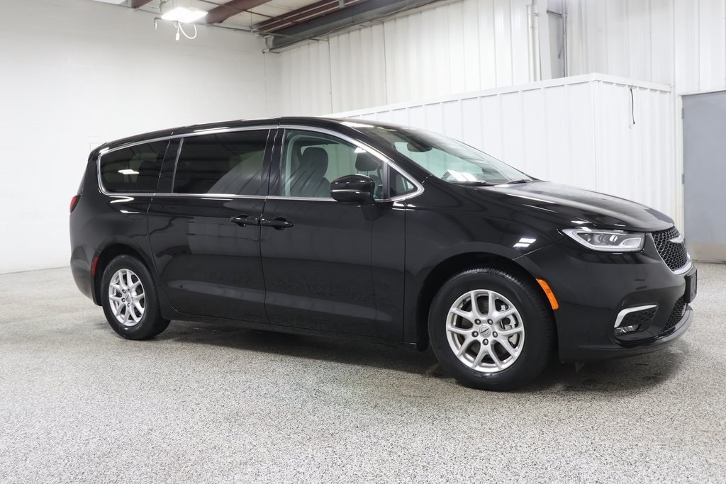 Used 2024 Chrysler Pacifica Touring L with VIN 2C4RC1BG6RR136456 for sale in Hicksville, OH
