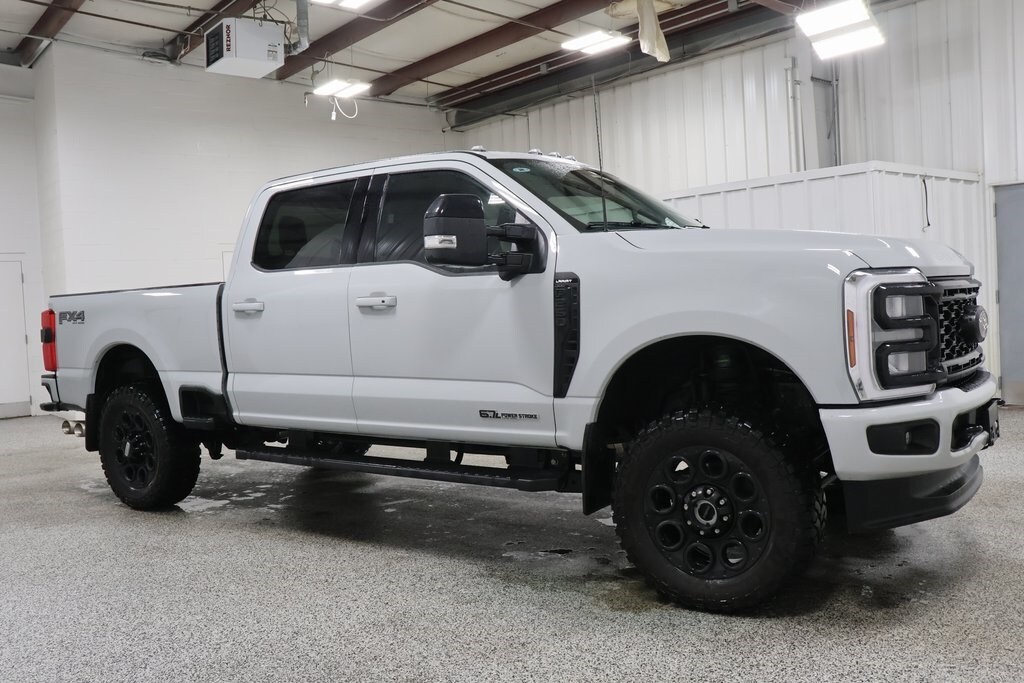 Used 2025 Ford F-250SD Lariat Truck