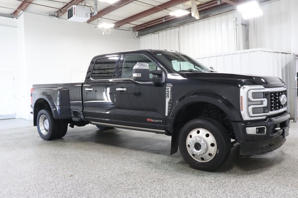2024 Ford F-450 photo 2