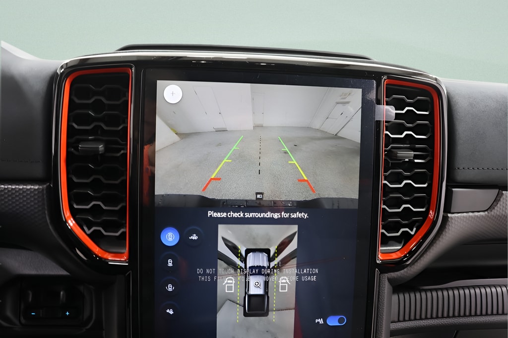 2025 Ford Ranger Raptor - Photo 11