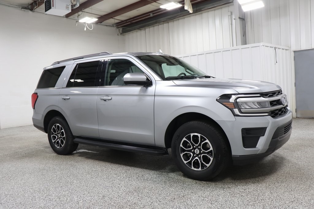 Used 2024 Ford Expedition XLT with VIN 1FMJU1J87REA30109 for sale in Hicksville, OH