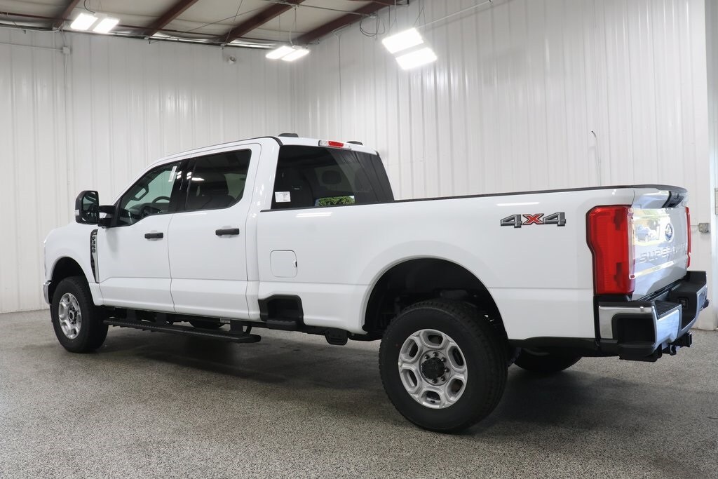 2026 Ford F-350 photo 4