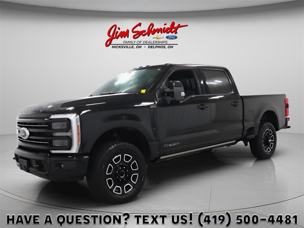 2025 Ford F-250 Super Duty Platinum's photo