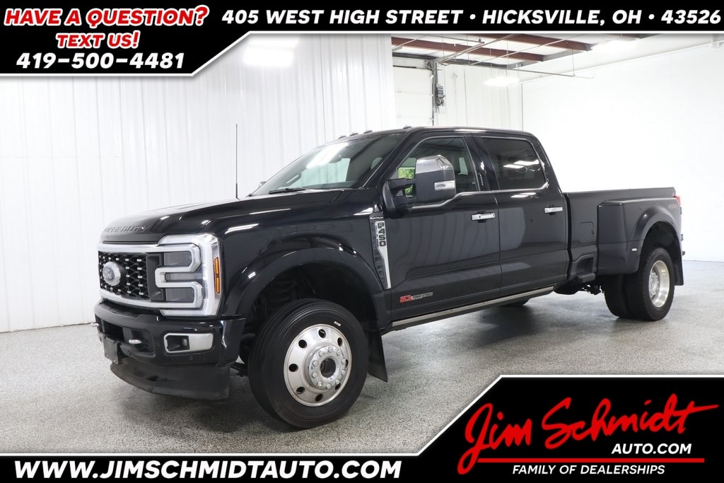 2024 Ford F-450 Super Duty Platinum's photo