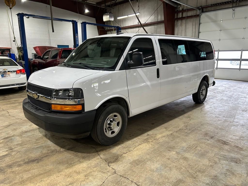 2021 Chevrolet Express 3500 LS Extended's photo