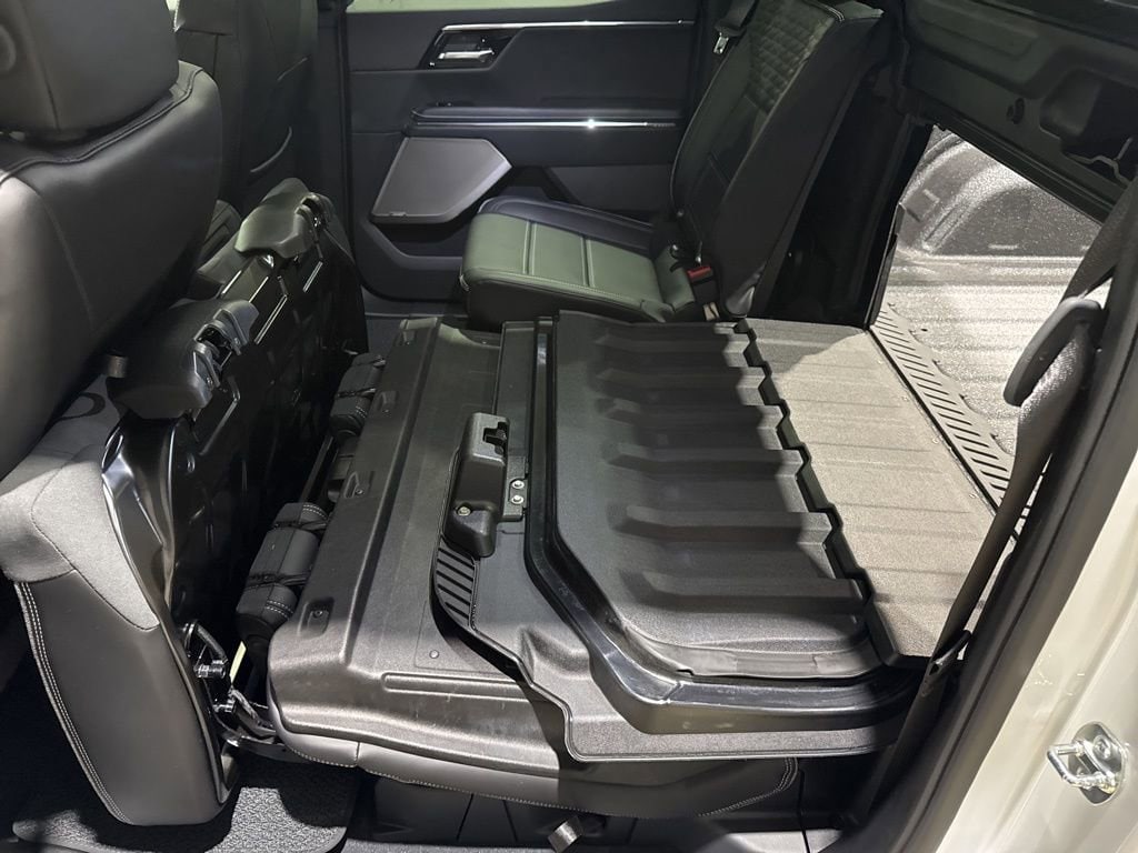 2025 GMC Sierra EV Denali - Photo 36