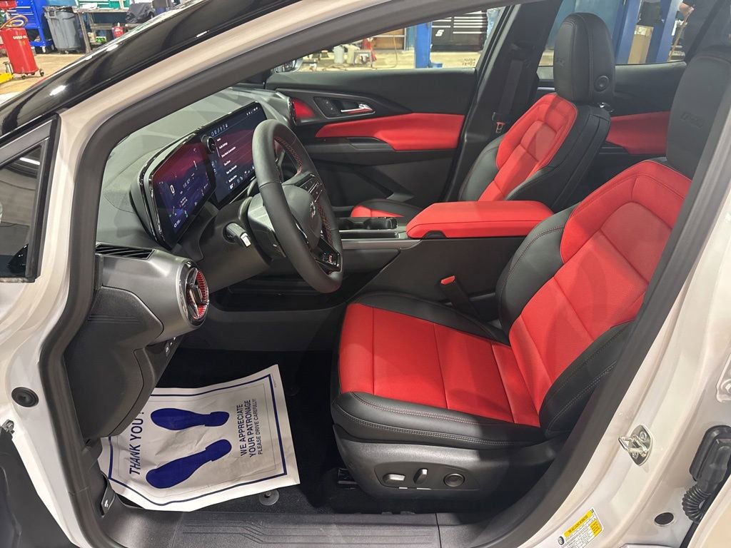 2025 Chevrolet Equinox EV RS - Photo 16