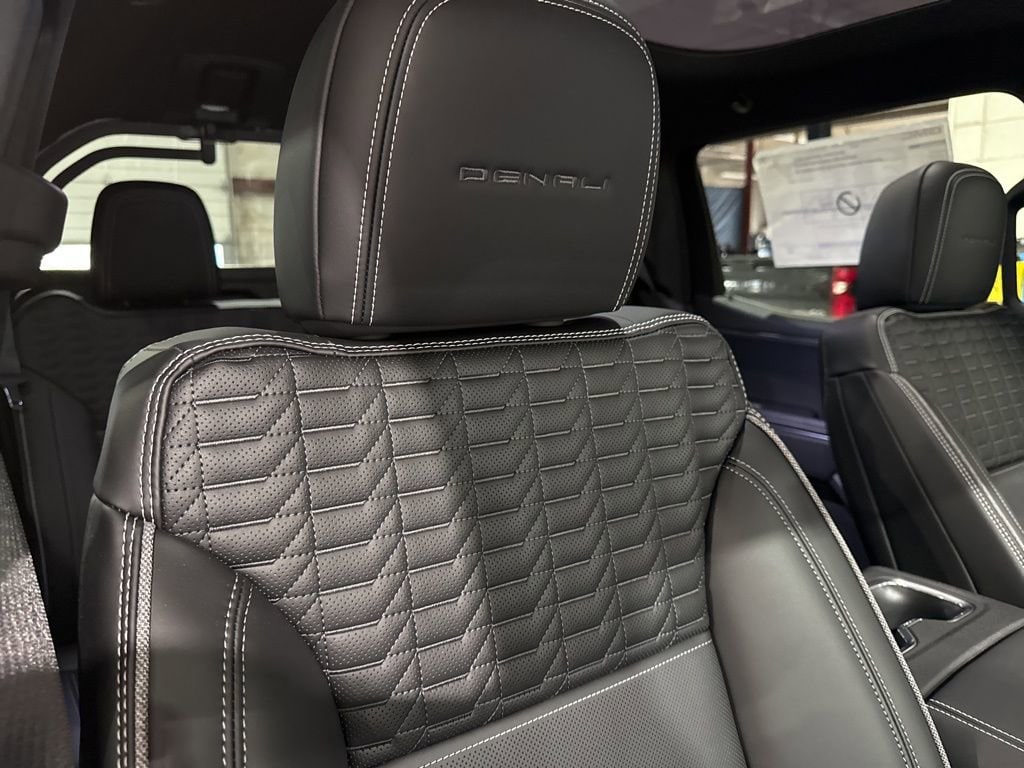 2025 GMC Sierra EV Denali - Photo 40