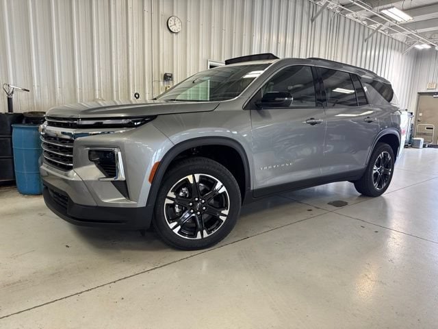 Sterling Gray Metallic 2027 Chevrolet Traverse SUV / Crossover Four-Wheel Drive Automatic