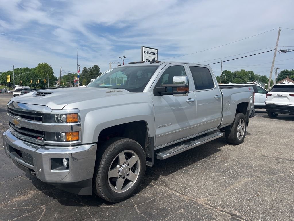 2019 Chevrolet Silverado HD LTZ 4WD Crew Cab Standard Box's photo