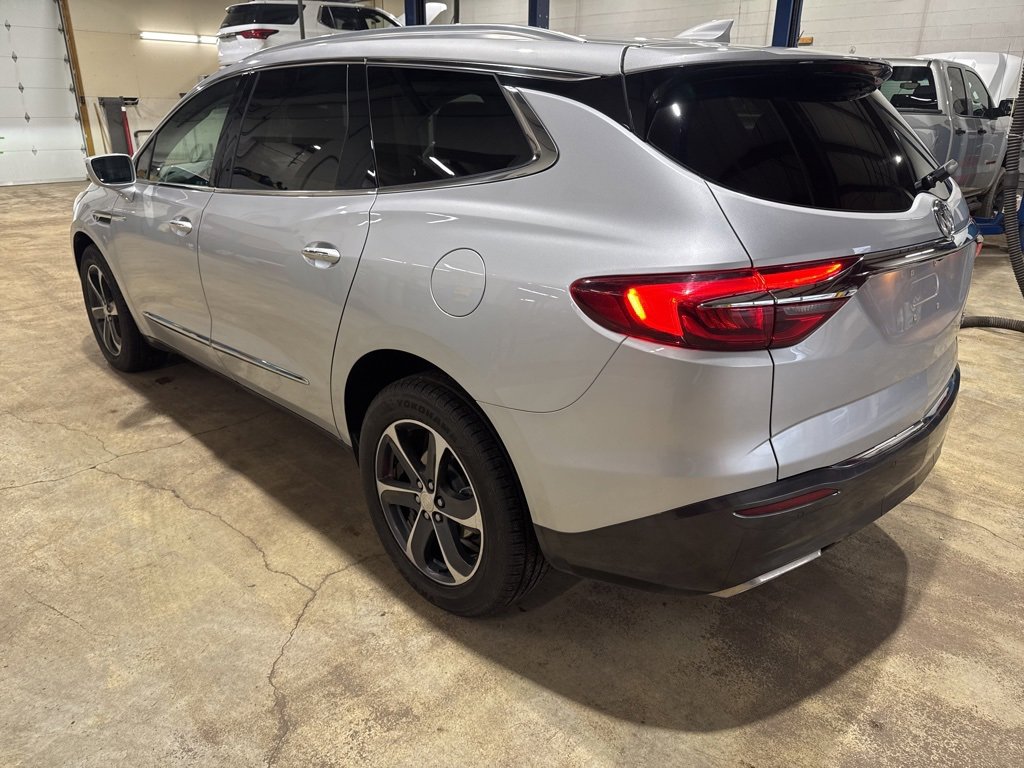 2019 Buick Enclave Essence photo 2