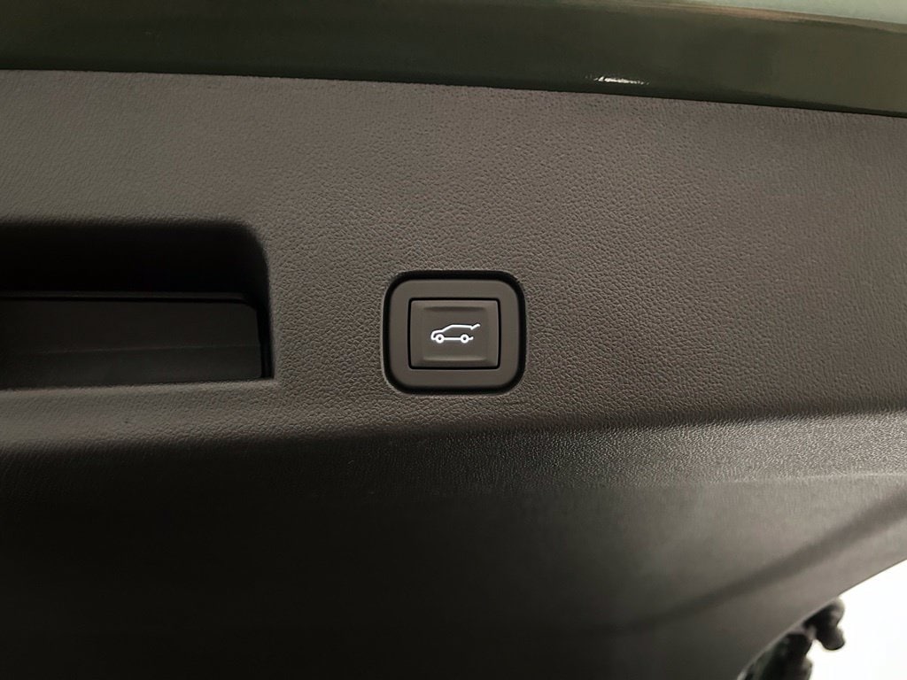 2027 Chevrolet Traverse RS - Photo 20