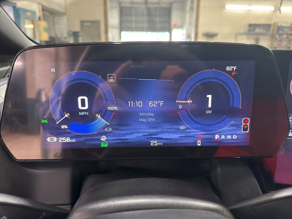 2025 Chevrolet Equinox EV RS - Photo 19