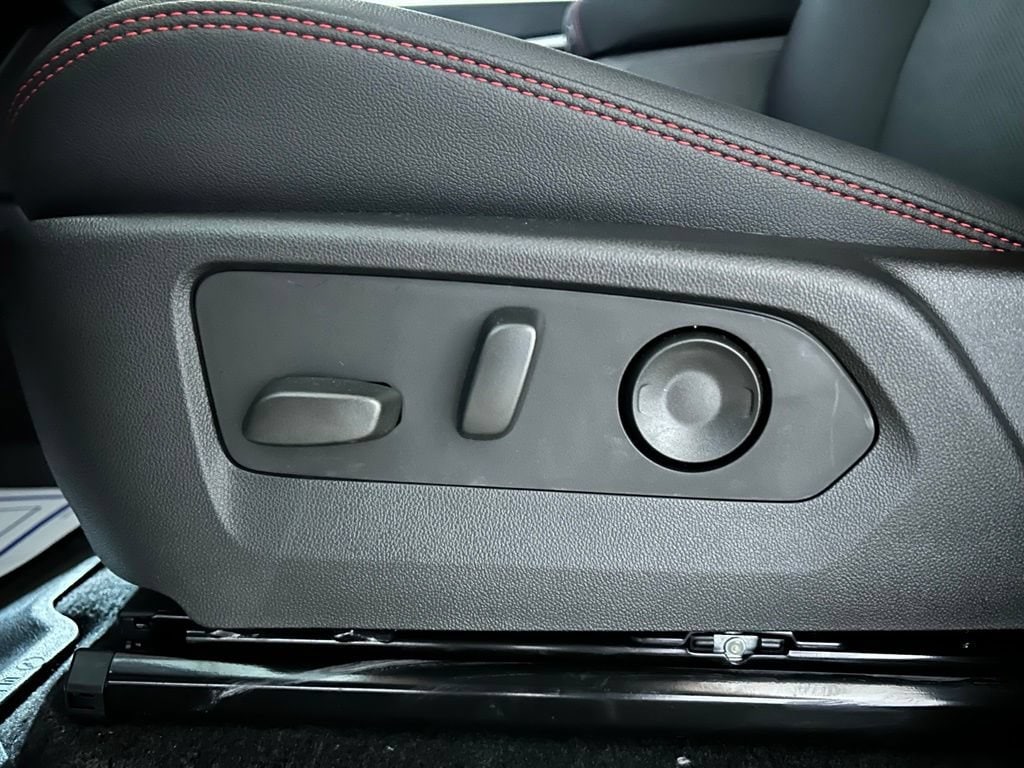 2026 Chevrolet Colorado Z71 - Photo 13