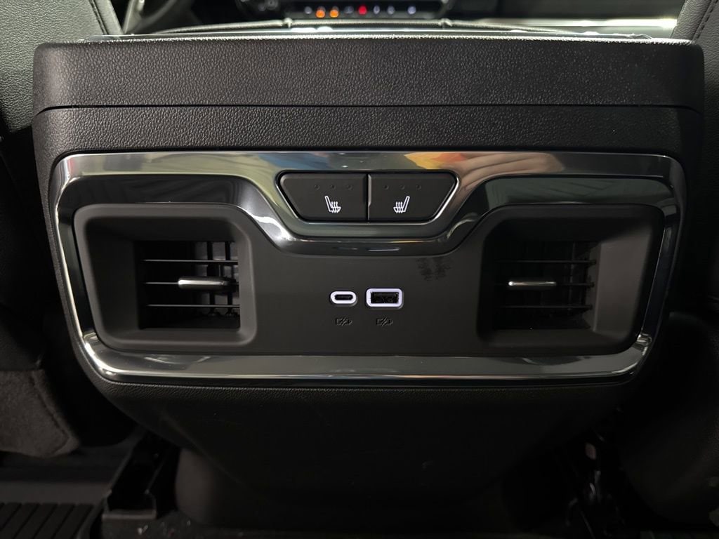 2025 Chevrolet Silverado 1500 LTZ - Photo 37