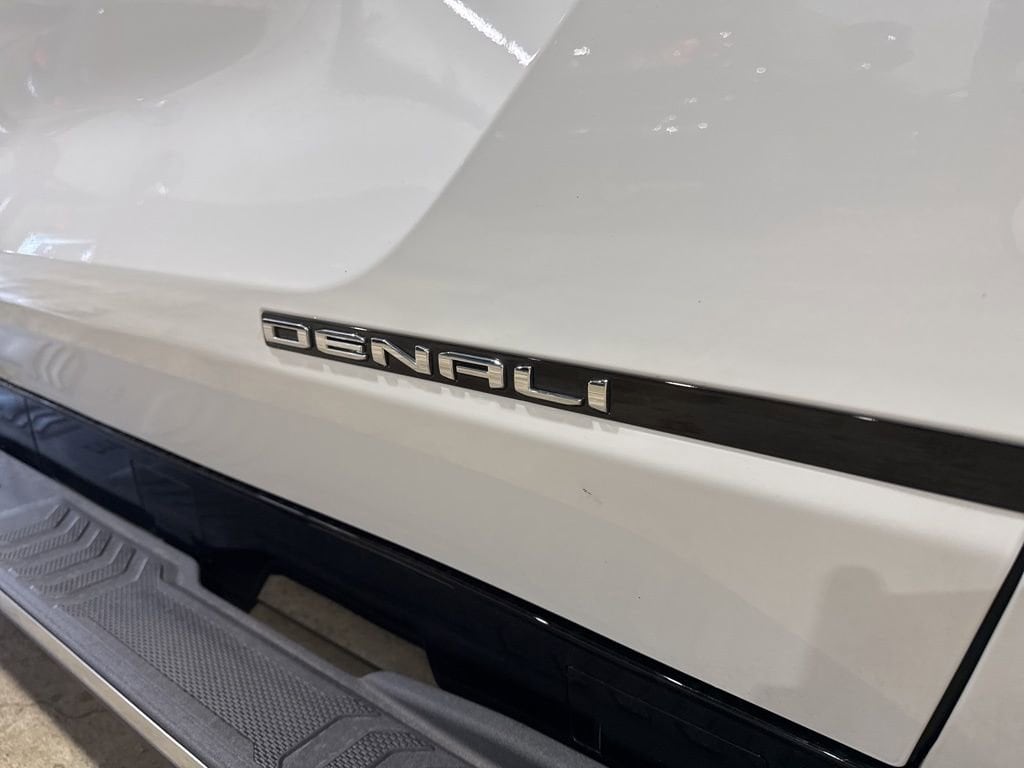 2025 GMC Sierra EV Denali - Photo 11