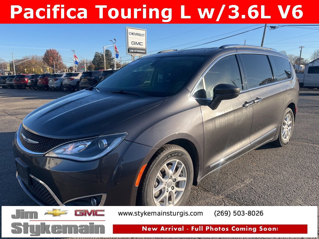 2020 Chrysler Pacifica Touring L's photo