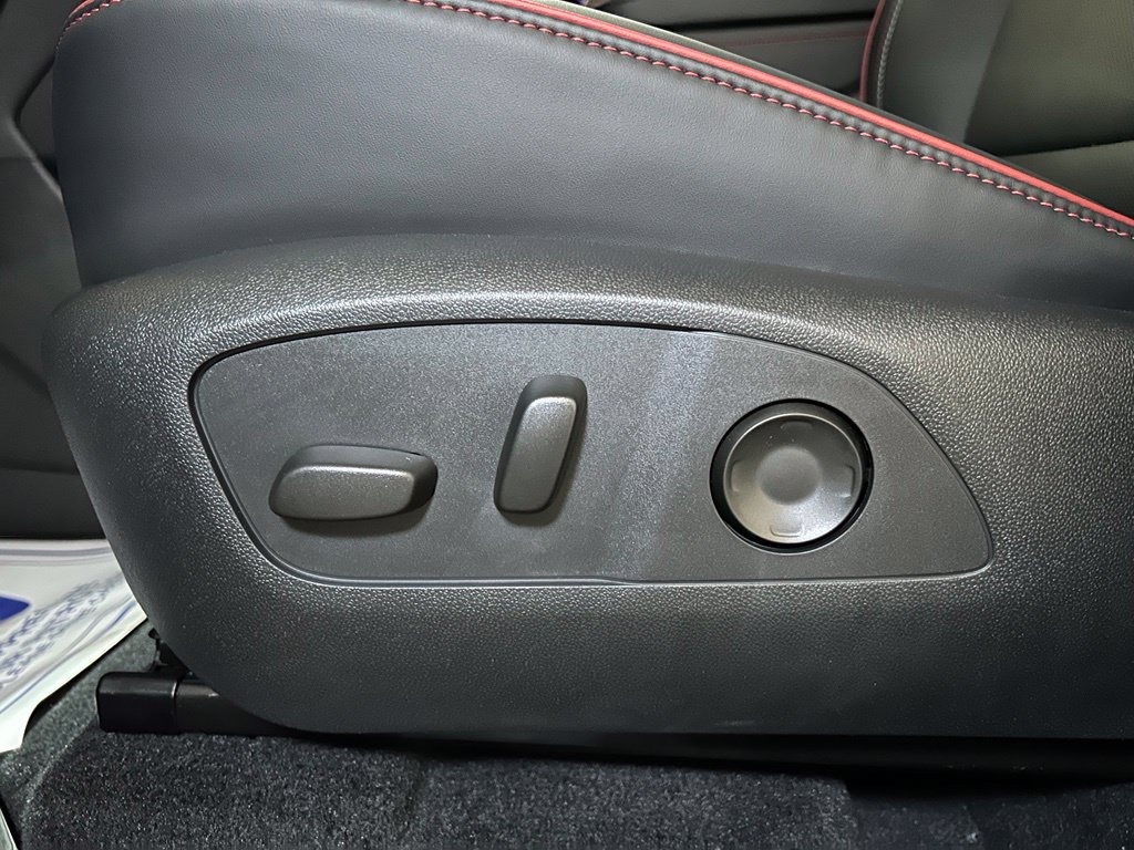 2027 Chevrolet Traverse RS - Photo 23