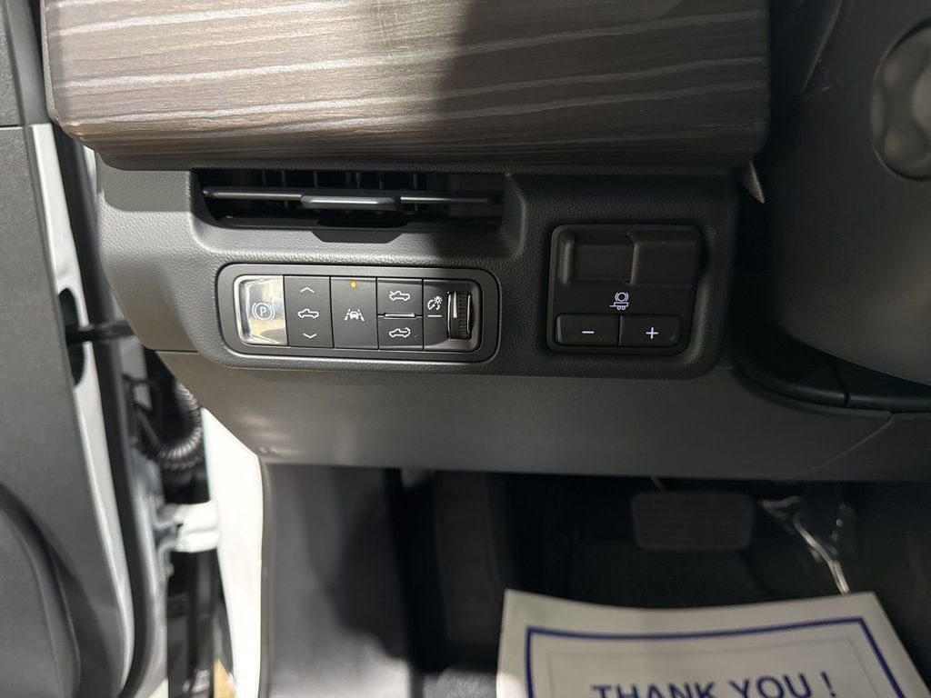 2025 GMC Sierra EV Denali - Photo 23