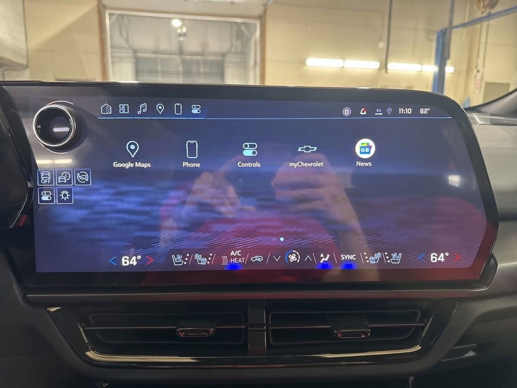 2025 Chevrolet Equinox EV RS - Photo 27
