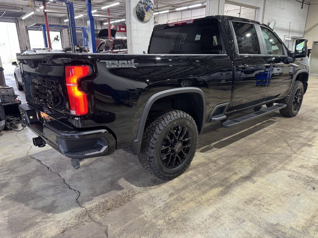 2025 Chevrolet Silverado 2500HD LT photo 4