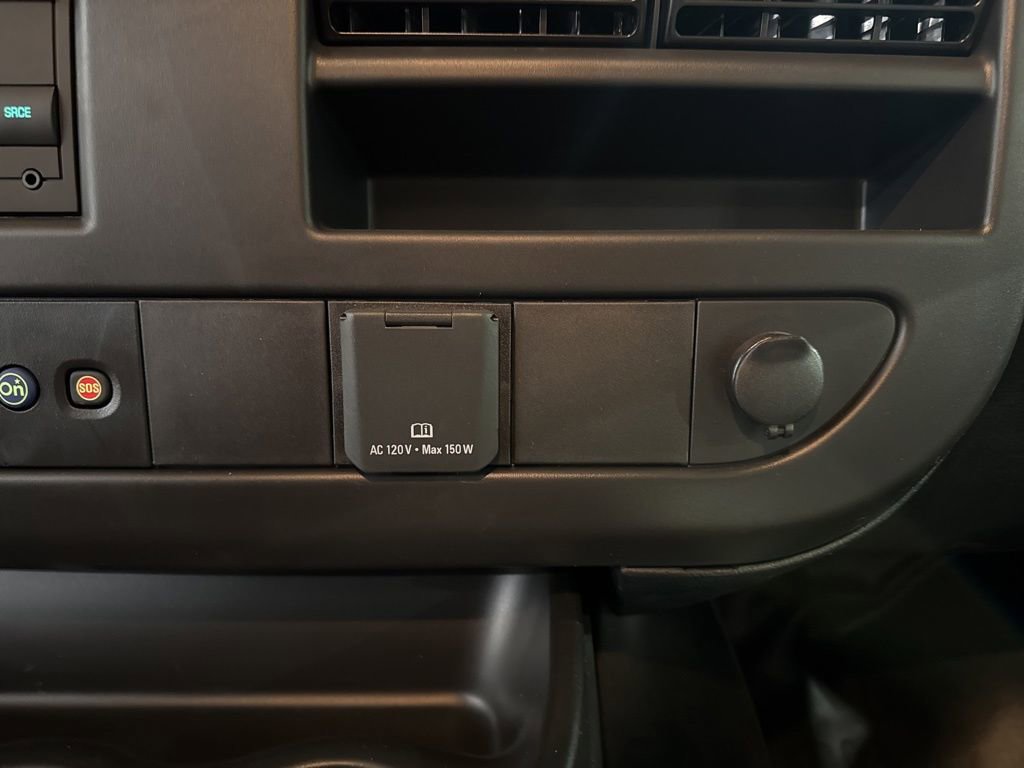 2024 GMC Savana Cargo Work Van - Photo 18