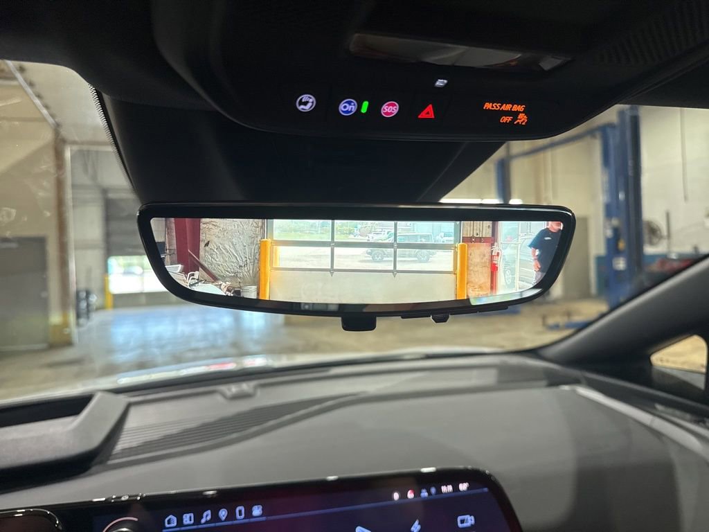 2025 Chevrolet Equinox EV RS - Photo 28
