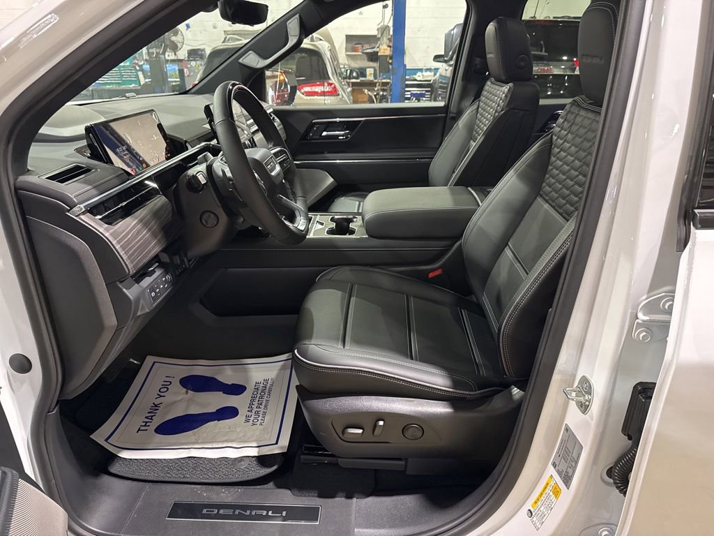 2025 GMC Sierra EV Denali - Photo 18