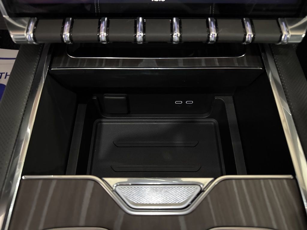 2025 GMC Sierra EV Denali - Photo 34
