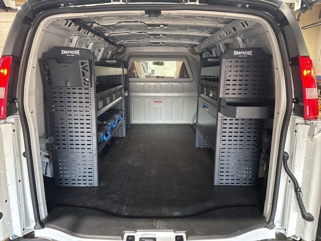 2024 GMC Savana Cargo Work Van - Photo 19