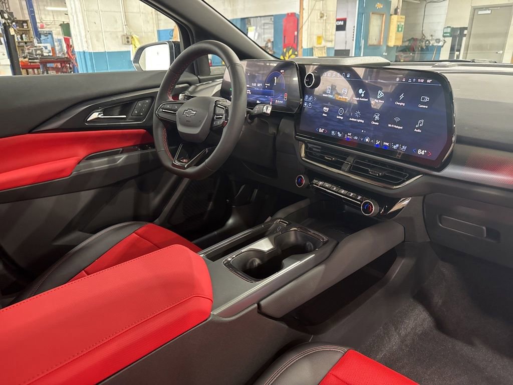 2025 Chevrolet Equinox EV RS - Photo 24