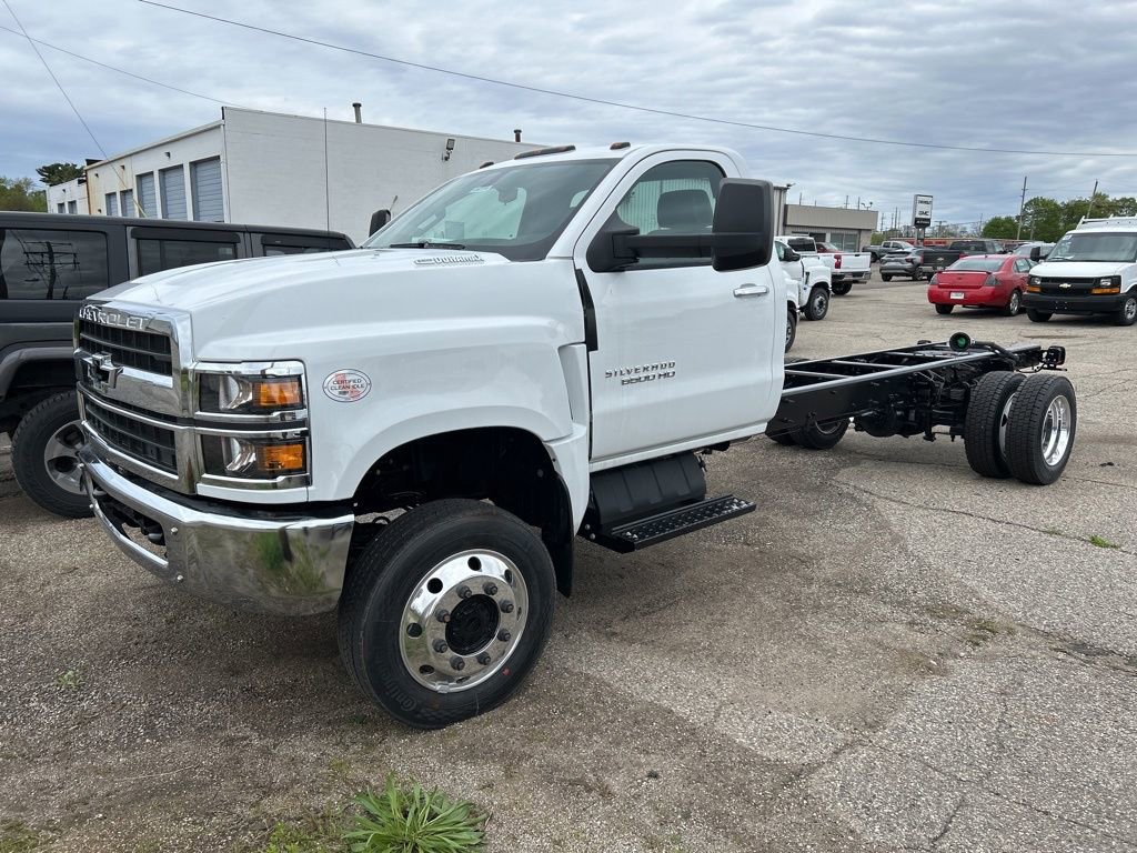 2025 Chevrolet Silverado HD WT 4WD Regular Cab 165" WB's photo